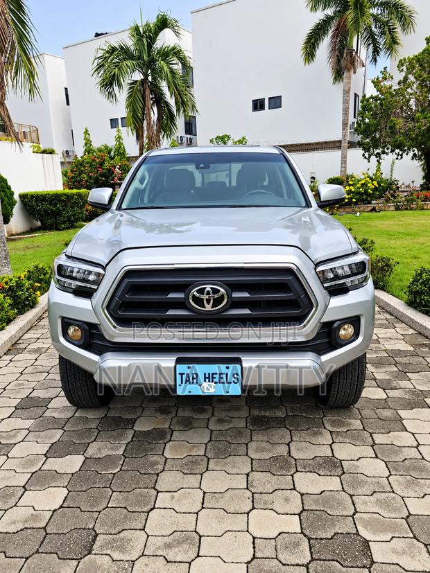 Toyota Tacoma 2022 Silver