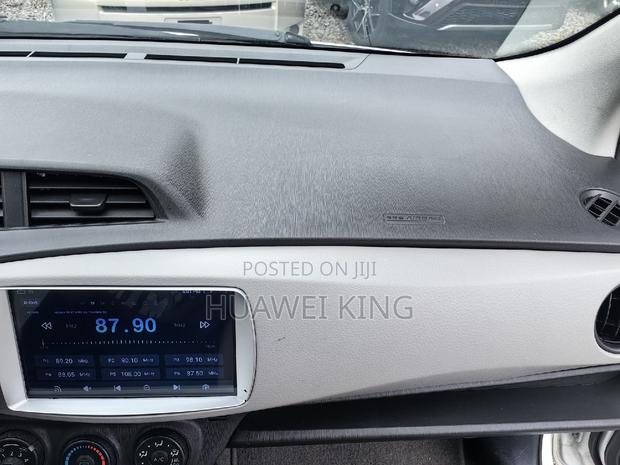 Toyota Vitz 1.3 FWD 5dr 2013 White