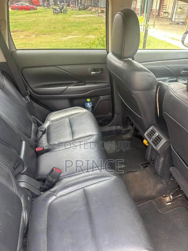 Mitsubishi Outlander 2020 Silver