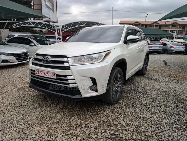 Toyota Highlander LE 2019 White