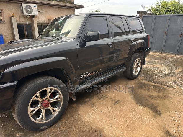 Nissan Patrol 2015 Black