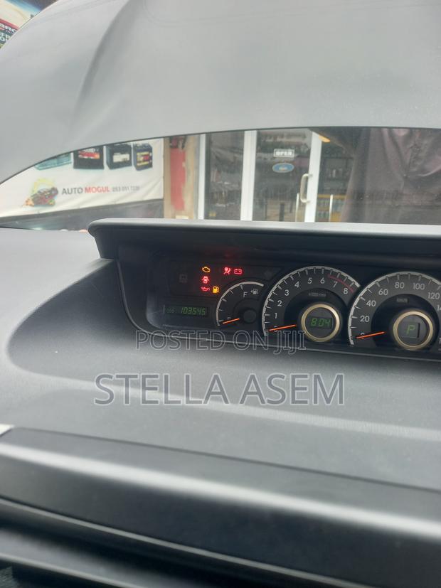 Toyota Voxy 2011 Gray
