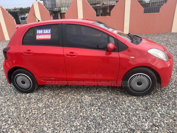 Toyota Vitz 1.5 FWD 3dr 2010 Silver