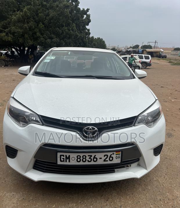 Toyota Corolla LE Eco 4dr Sedan (1.8L 4cyl CVT) 2014 White