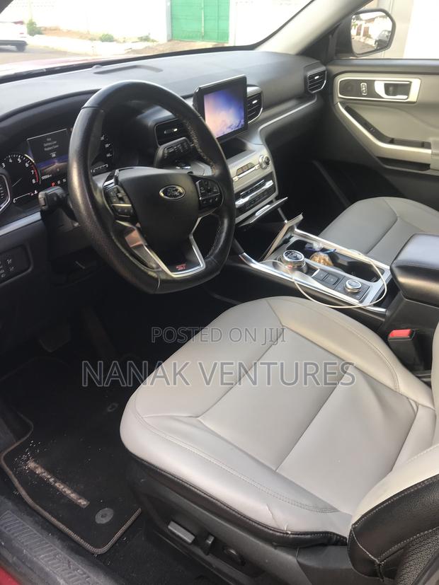 Ford Explorer Limited 2021 Red