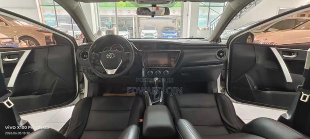 Toyota Corolla L (1.8L 4cyl 2A) 2018 White