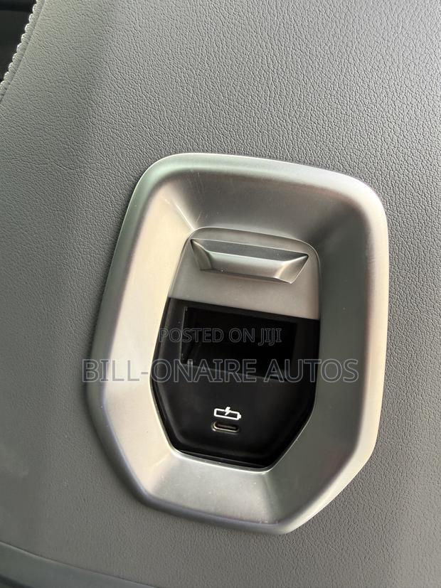 BMW 740 2023 Gray