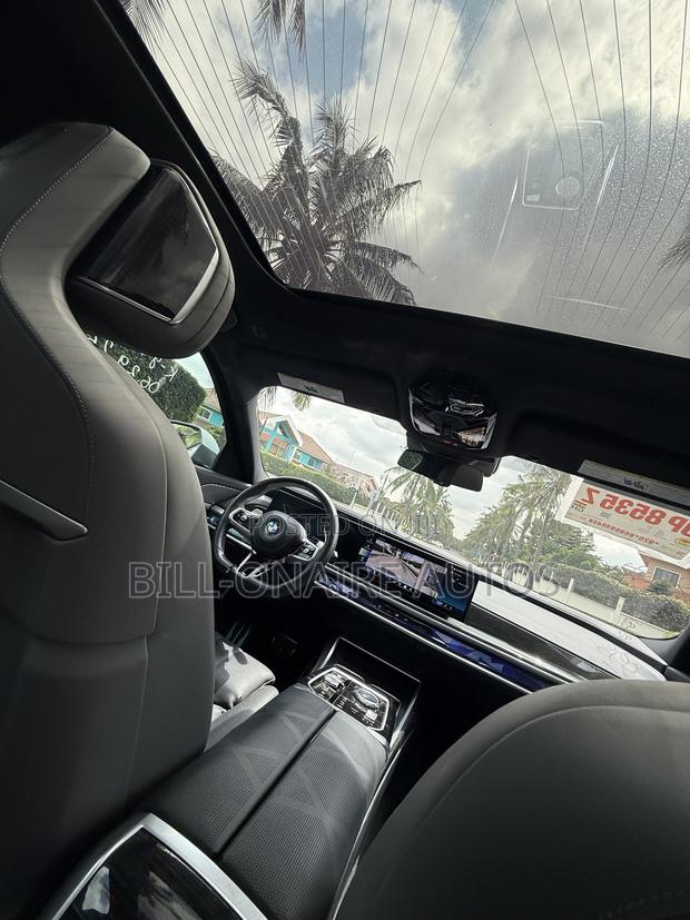 BMW 740 2023 Gray