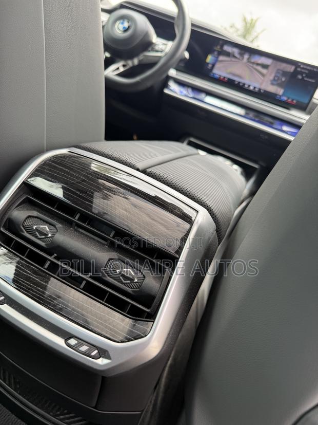 BMW 740 2023 Gray