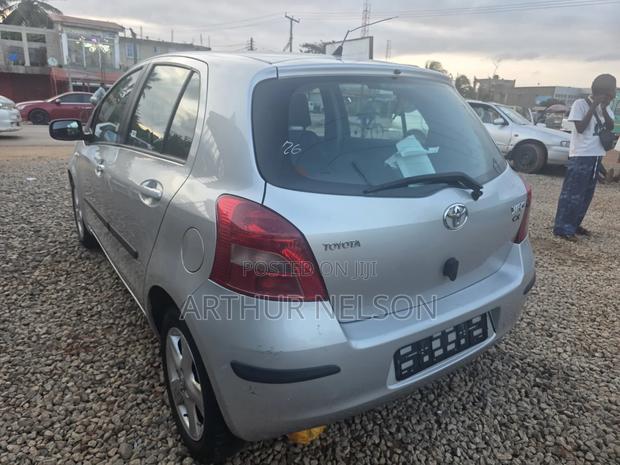 Toyota Yaris 2009 Silver