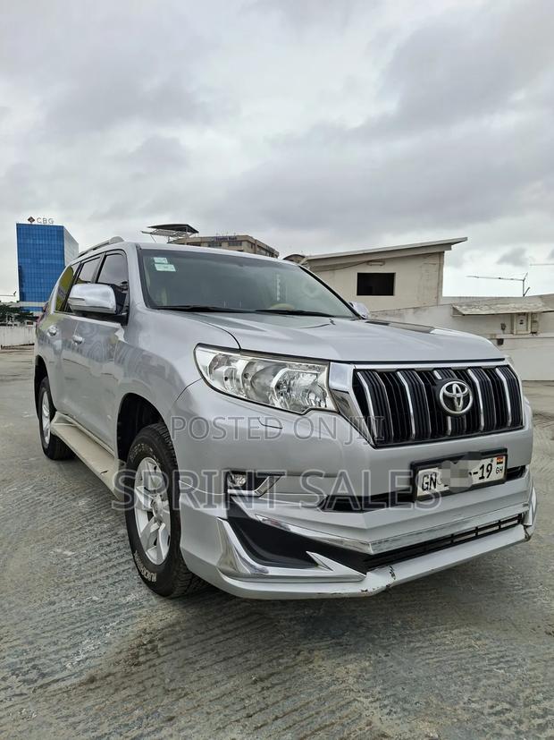 Toyota Land Cruiser Prado 2.8 2017 Silver