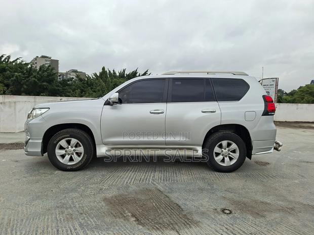 Toyota Land Cruiser Prado 2.8 2017 Silver
