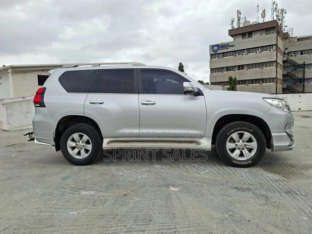 Toyota Land Cruiser Prado 2.8 2017 Silver