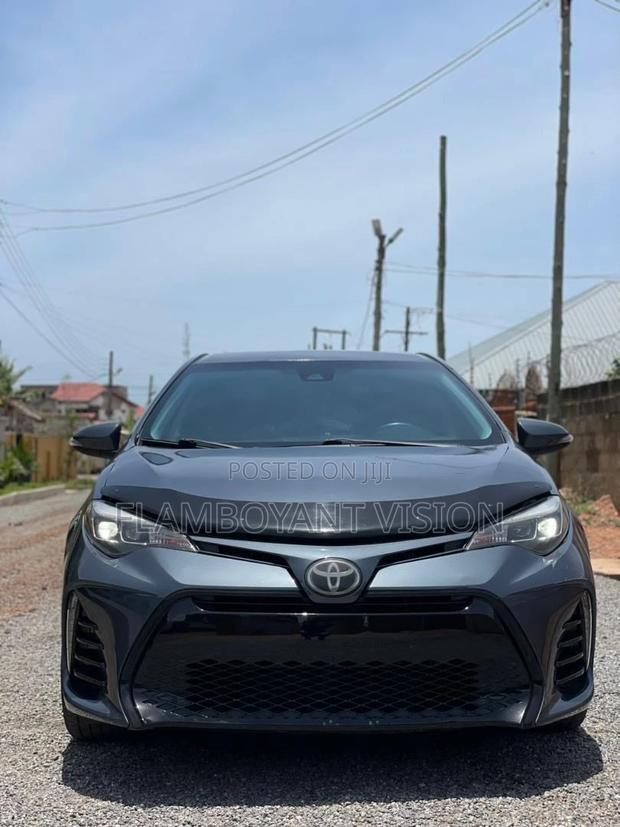 Toyota Corolla L (1.8L 4cyl 2A) 2018 Gray