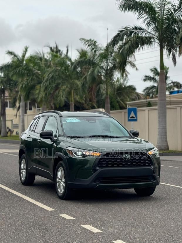 Toyota Corolla Cross LE 4WD 2024 Green