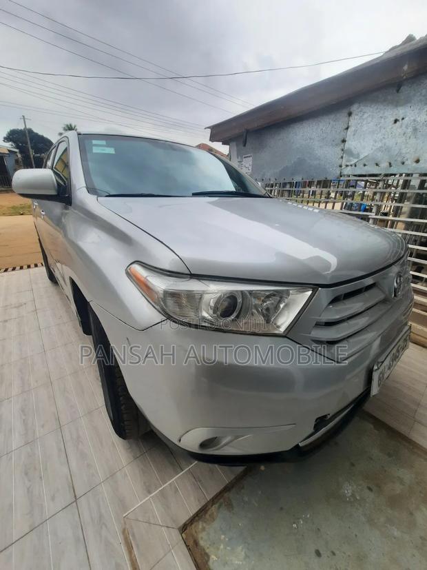Toyota Highlander SE 3.5L 4WD 2013 Silver