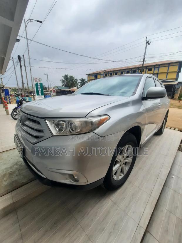 Toyota Highlander SE 3.5L 4WD 2013 Silver
