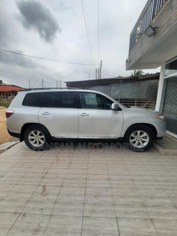 Toyota Highlander SE 3.5L 4WD 2013 Silver