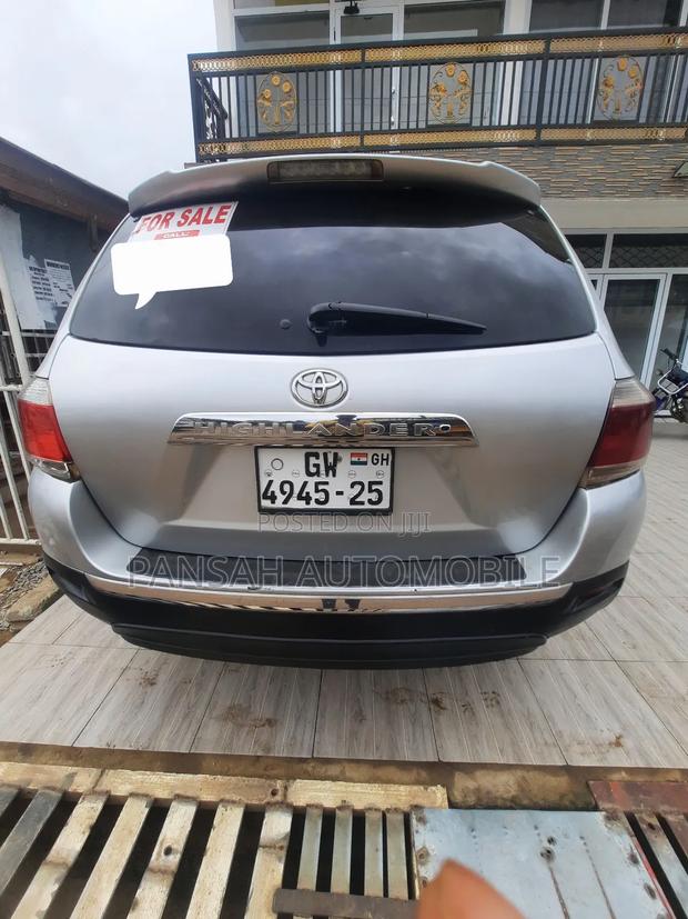 Toyota Highlander SE 3.5L 4WD 2013 Silver