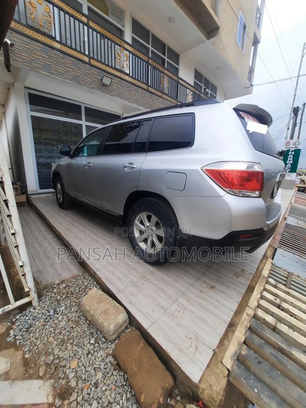 Toyota Highlander SE 3.5L 4WD 2013 Silver