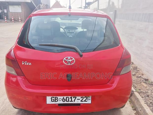 Toyota Vitz 2010 Red