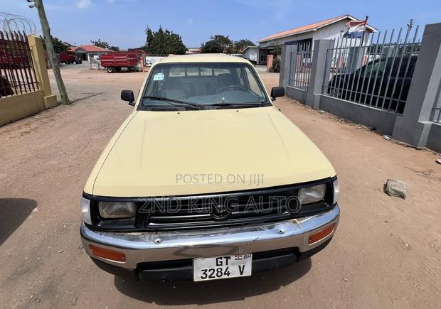 Toyota Hilux 2.5 Cab 2005 Gold
