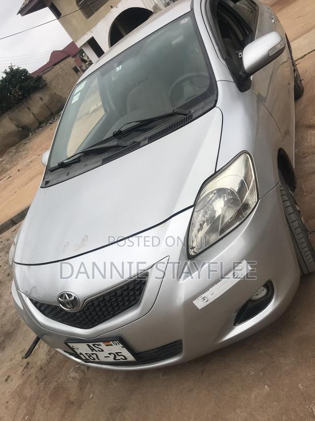 Toyota Belta 2011 Silver