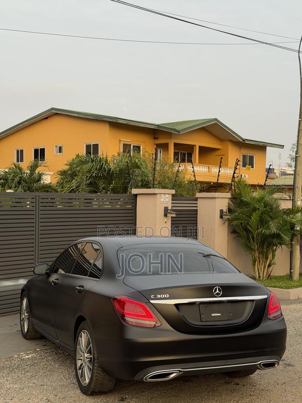 Mercedes-Benz C300 2021 Black