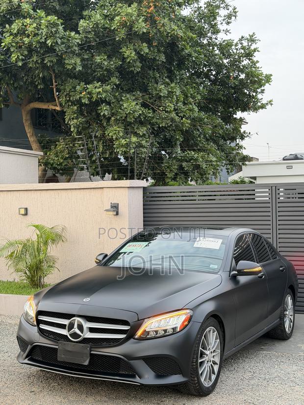 Mercedes-Benz C300 2021 Black