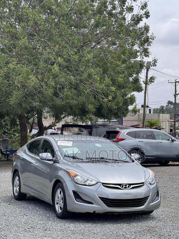 Hyundai Elantra SE 4dr Sedan (1.8L 4cyl 6M) 2014 Silver