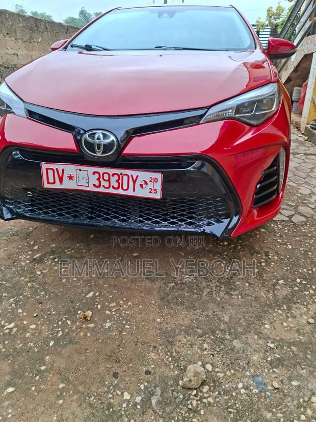 Toyota Corolla SE Special Edition 4dr Sedan (1.8L 4cyl CVT) 2017