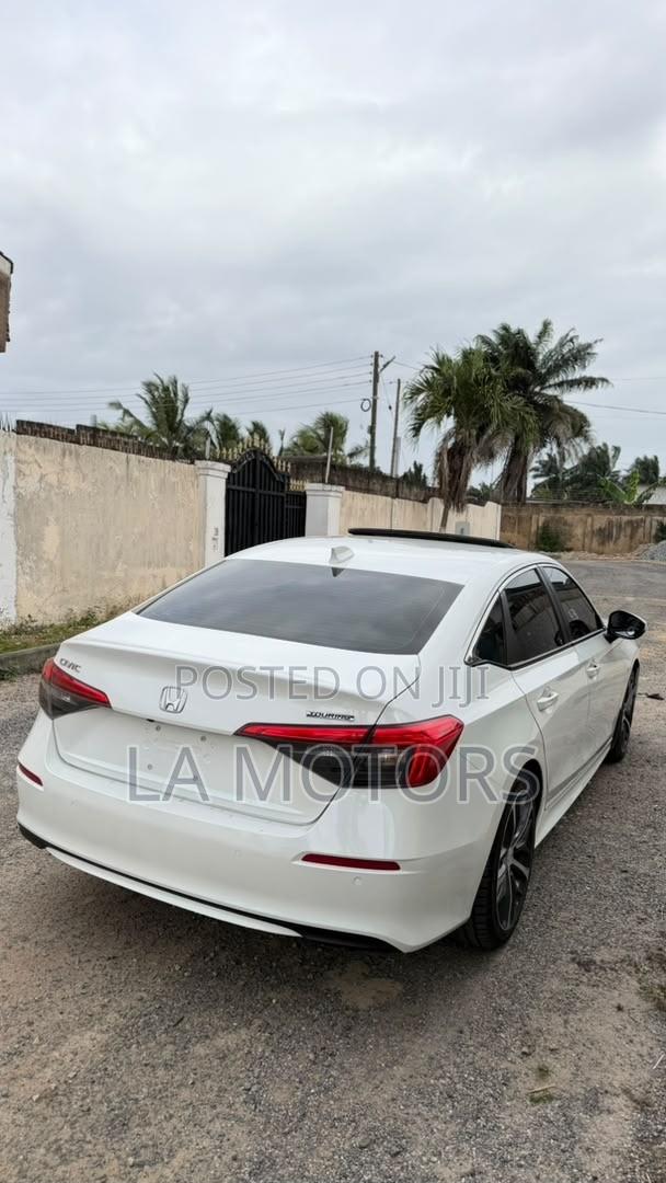 Honda Civic 2024 White