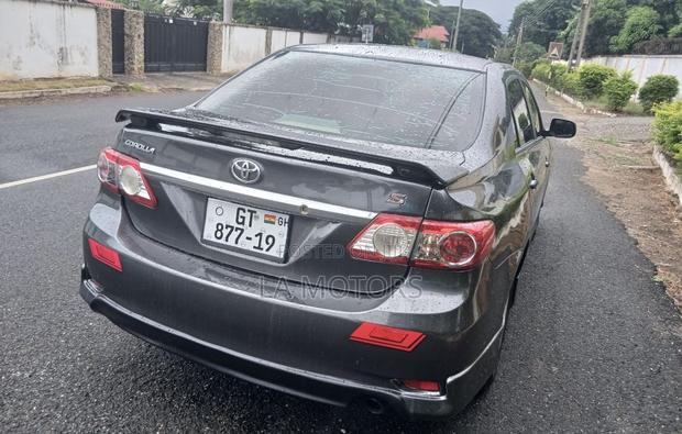 Toyota Corolla 2013 Gray