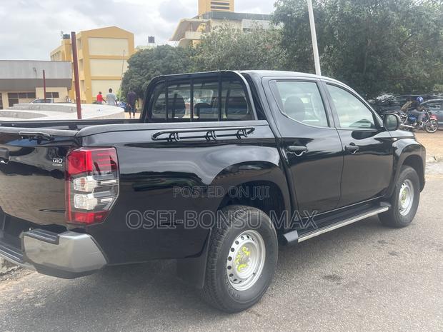 Mitsubishi L200 Double Cab 2.4 181hp 4WD 2020 Black