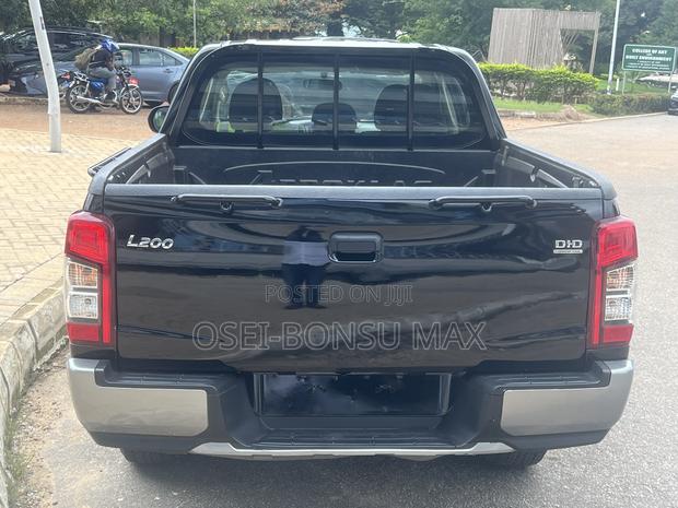 Mitsubishi L200 Double Cab 2.4 181hp 4WD 2020 Black