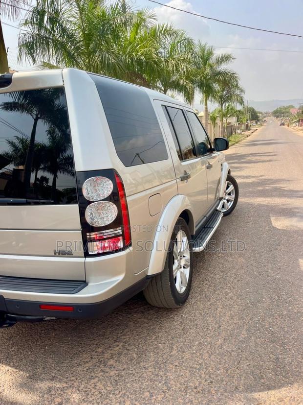 Land Rover Lr4 Base 4x4 2016 Gold