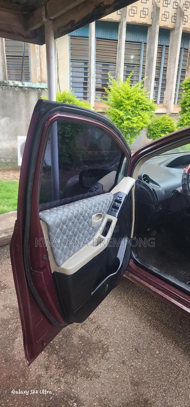 Toyota Vitz 1.3 FWD 3dr 2010 Burgundy