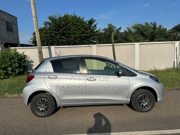 Toyota Vitz 1.3 FWD 3dr 2015 Silver