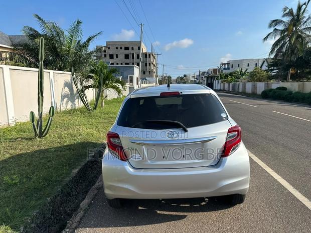Toyota Vitz 1.3 FWD 3dr 2015 Silver