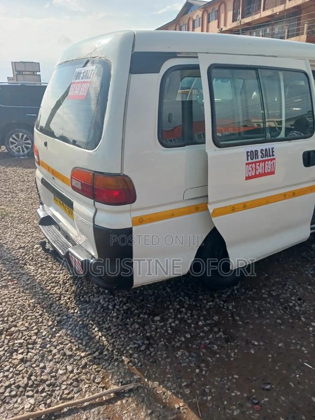 Mitsubishi L400 2009 White