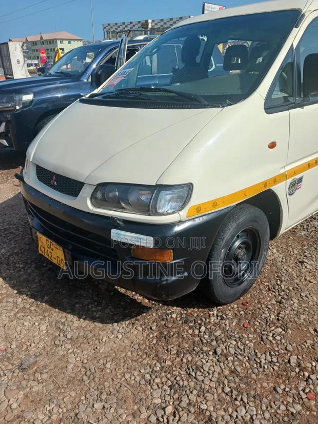 Mitsubishi L400 2009 White