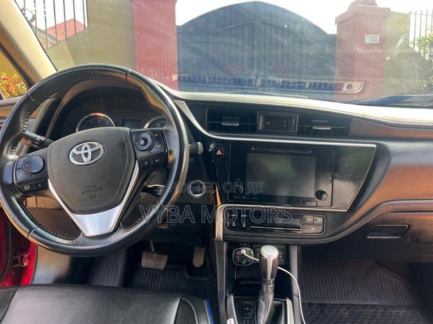 Toyota Corolla XSE (1.8L 4cyl 2A) 2018 Red