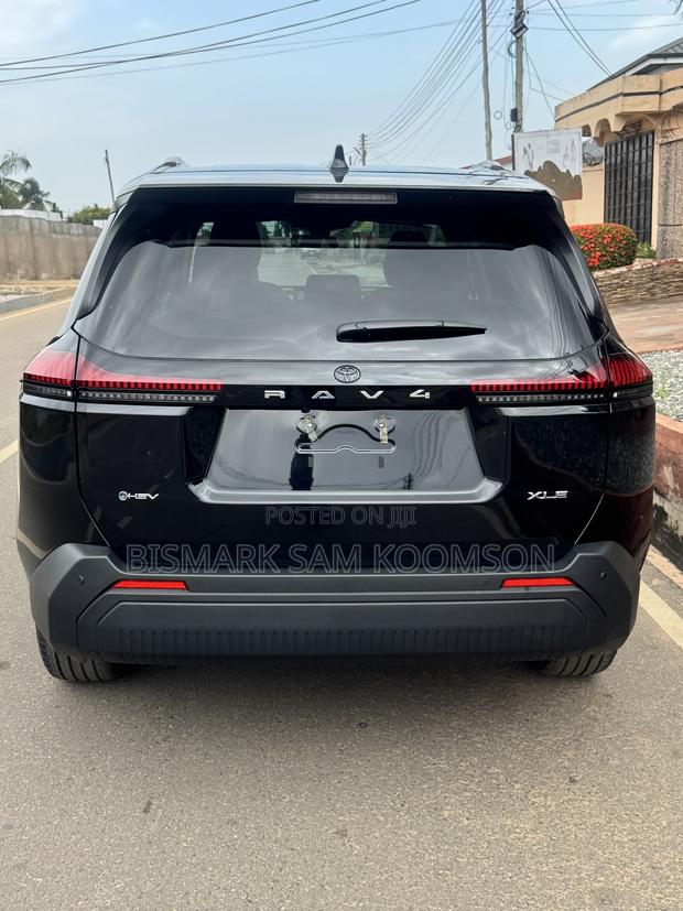 Toyota RAV4 XLE Premium 2026 Black