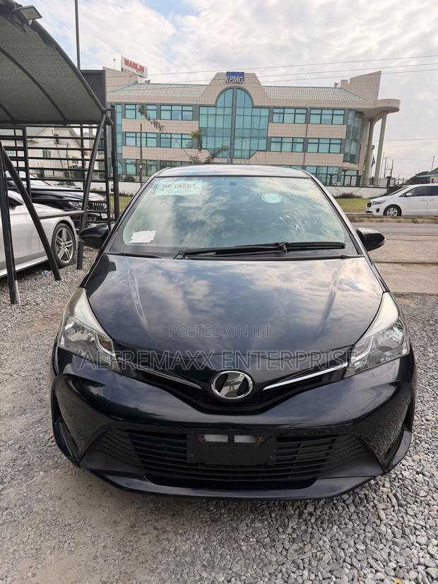 Toyota Vitz 1.5 FWD 5dr 2016 Black