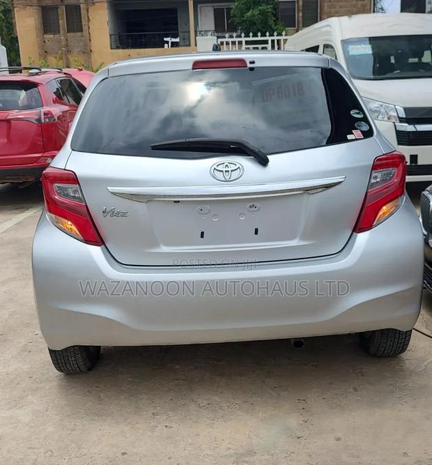 Toyota Vitz 1.3 AWD 5dr 2014 Silver