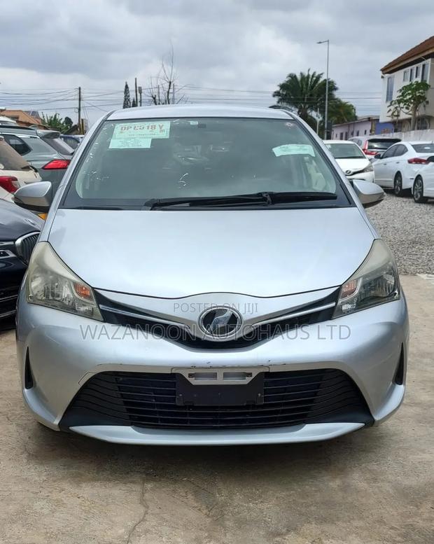Toyota Vitz 1.3 AWD 5dr 2014 Silver