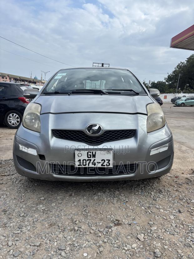 Toyota Vitz 1.5 FWD 3dr 2008 Gray