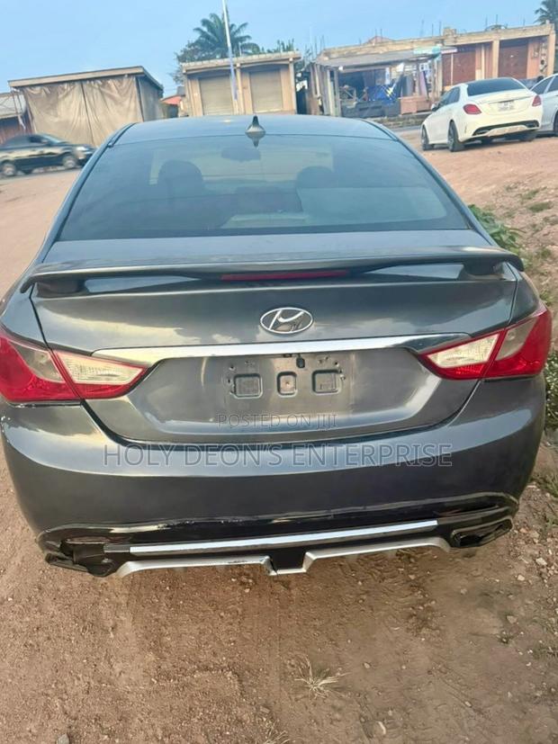Hyundai Sonata GLS Sedan FWD (2.4L 4cyl 6A) 2013 Gray