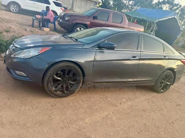 Hyundai Sonata GLS Sedan FWD (2.4L 4cyl 6A) 2013 Gray