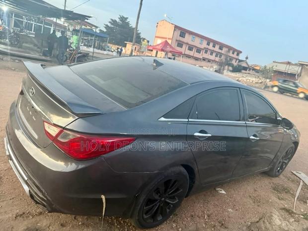 Hyundai Sonata GLS Sedan FWD (2.4L 4cyl 6A) 2013 Gray